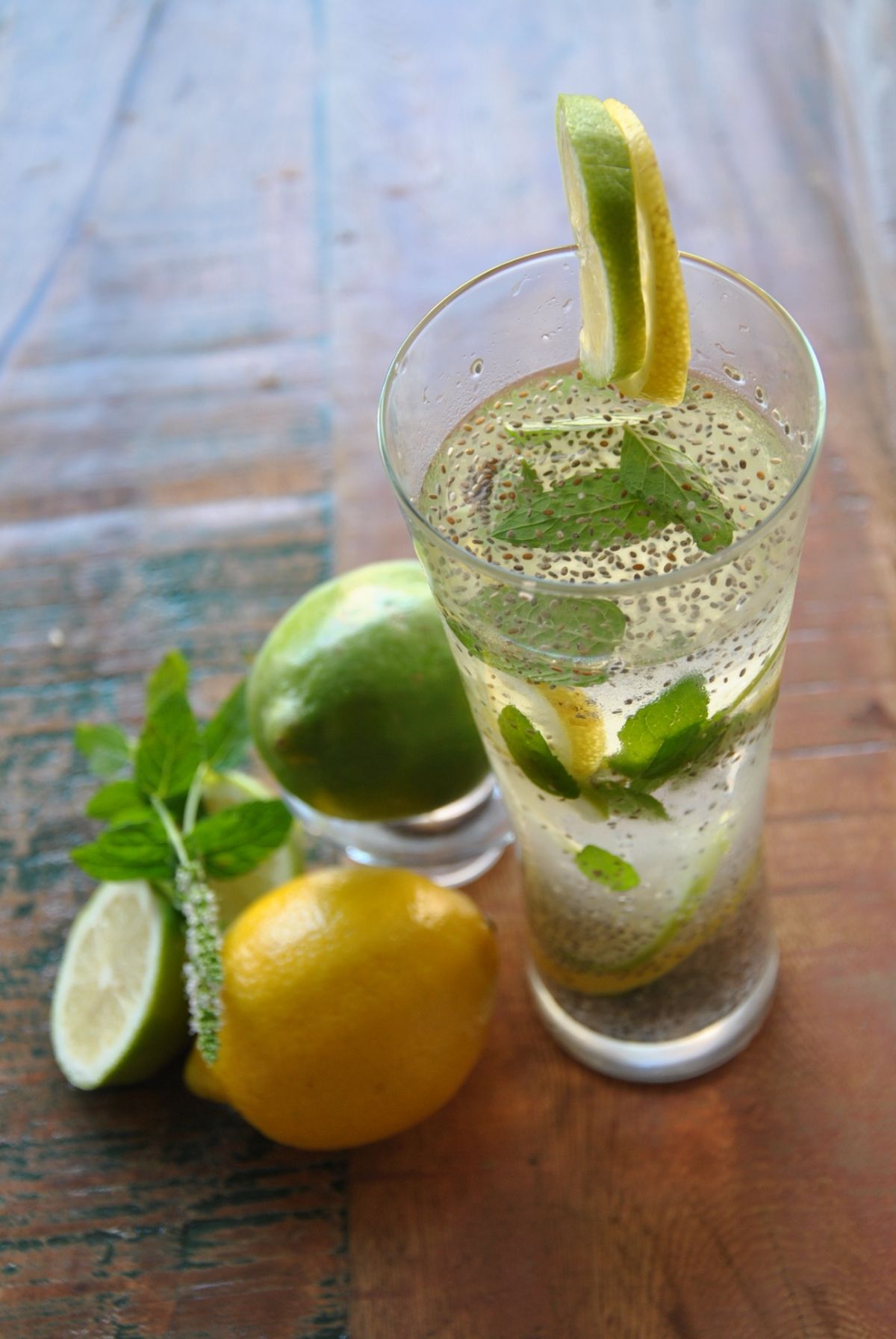 Chia Water With Lemon And Honey - Chia-Lemonade